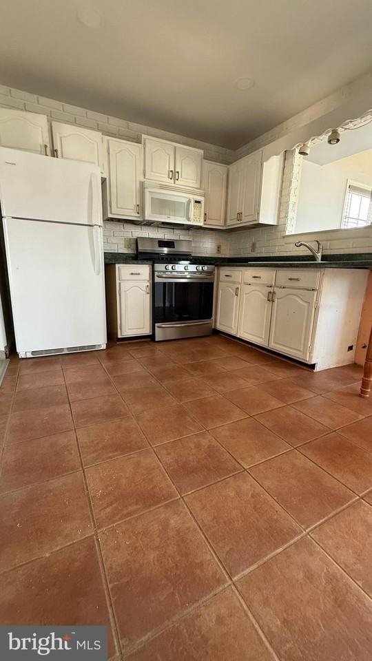 297 Kesselring Ave - Photo 6 of 26