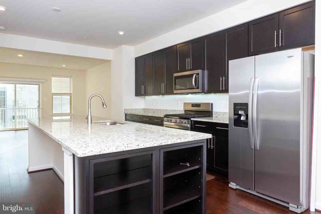 3214 Laurel Hill Rd - Photo 4 of 22