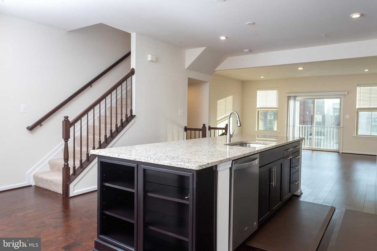 3214 Laurel Hill Rd - Photo 5 of 22