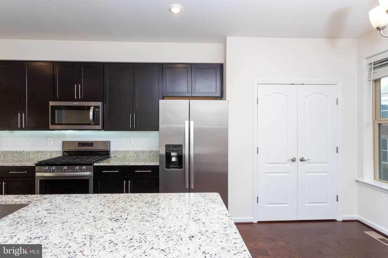 3214 Laurel Hill Rd - Photo 6 of 22