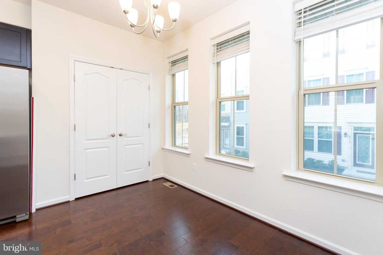 3214 Laurel Hill Rd - Photo 7 of 22