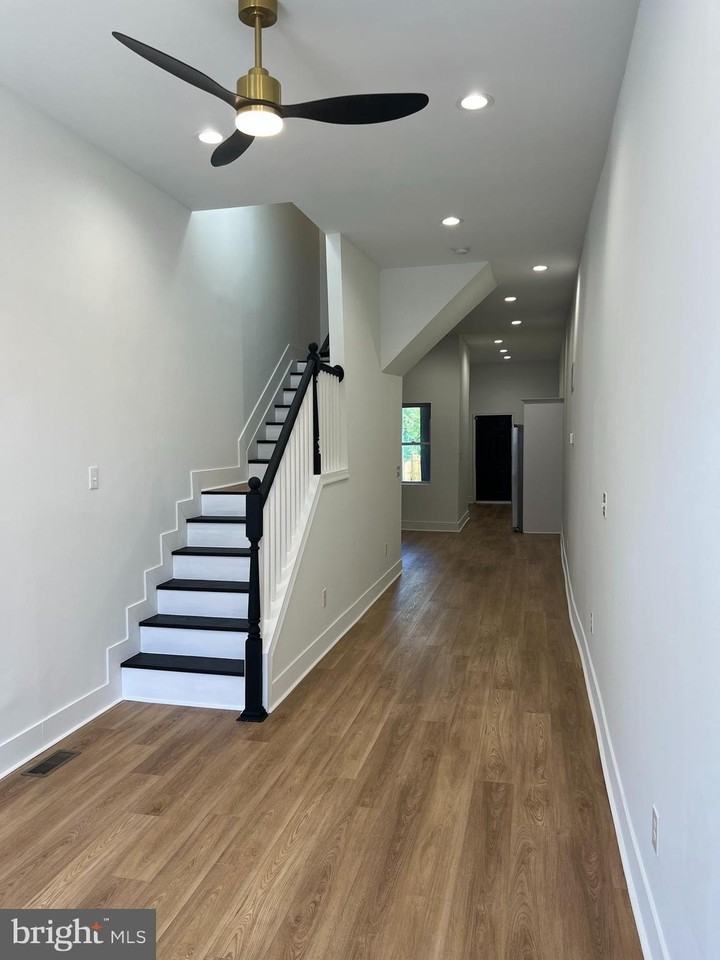 1706 1/2 Mcculloh St - Photo 2 of 32