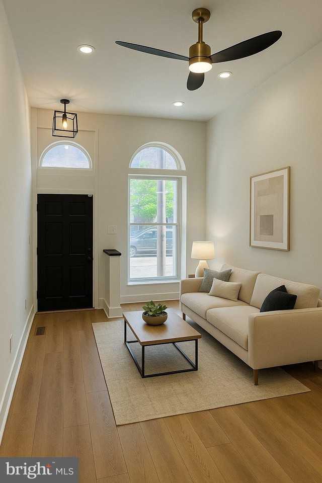 1706 1/2 Mcculloh St - Photo 3 of 32