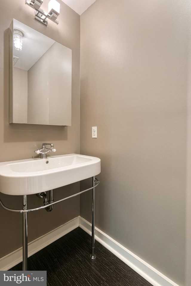 1220 Bank St Apt 410 - Photo 6 of 41