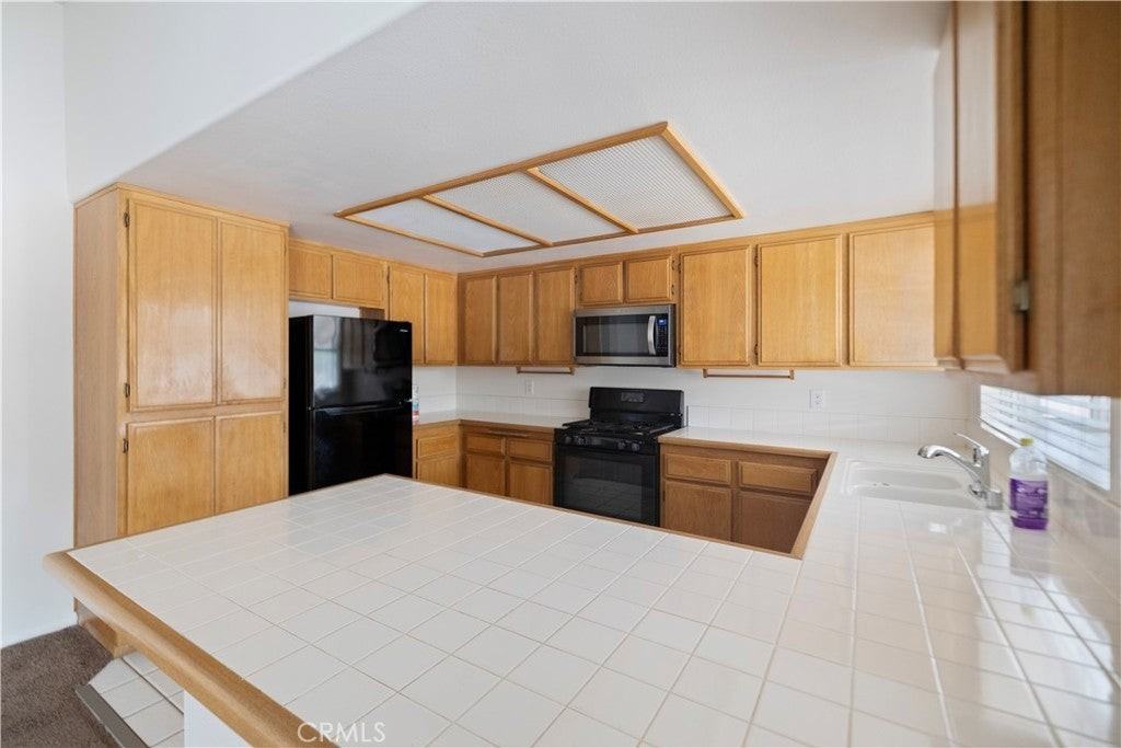 15589 Cheyenne St - Photo 5 of 13