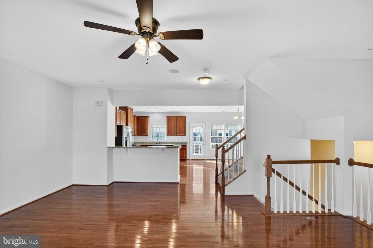 10937 Saint Patricks Park Aly - Photo 4 of 31