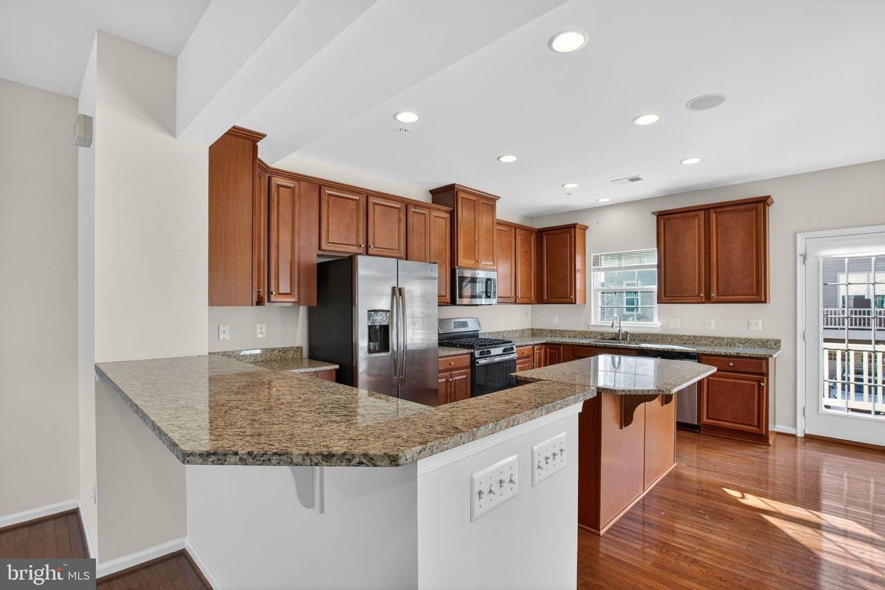 10937 Saint Patricks Park Aly - Photo 7 of 31