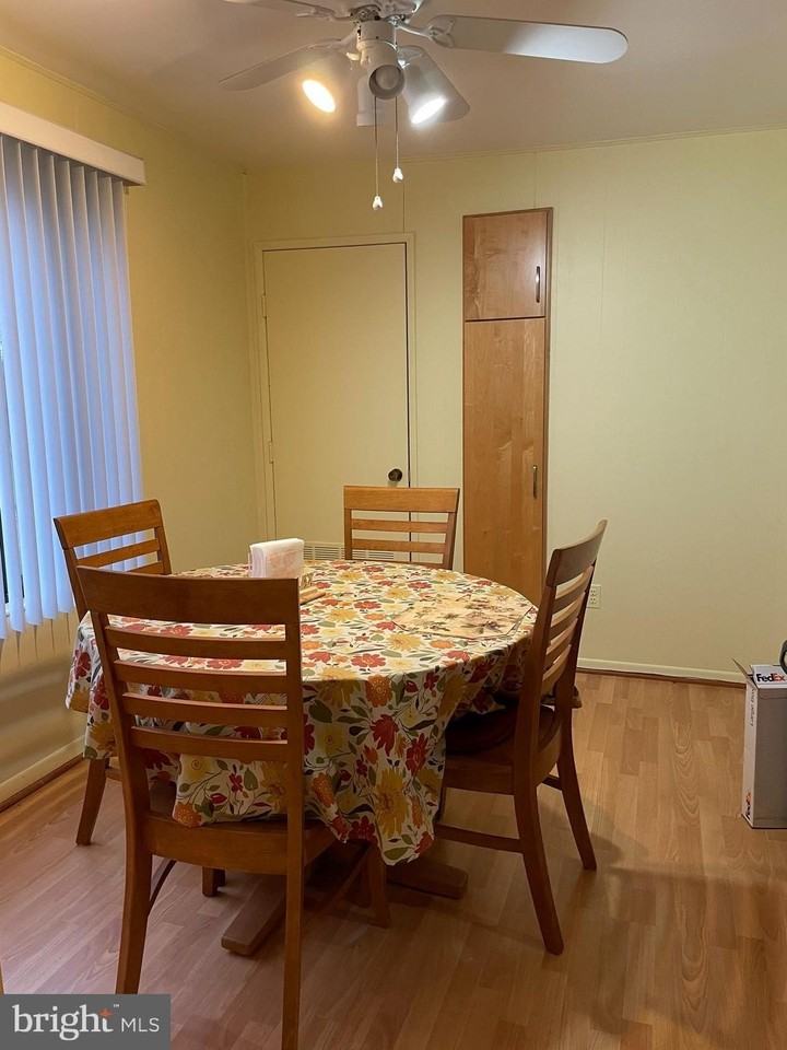 8705 Hayshed Ln Apt 33 #33 - Photo 6 of 16