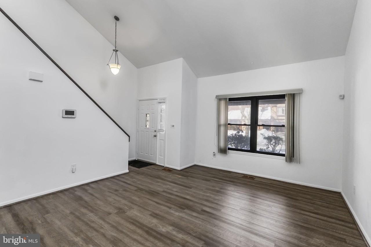 6476 Sewells Orchard Dr - Photo 3 of 37