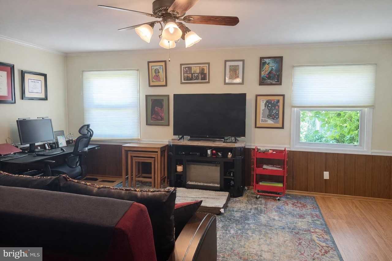 2619 Kinderbrook Ln - Photo 2 of 7