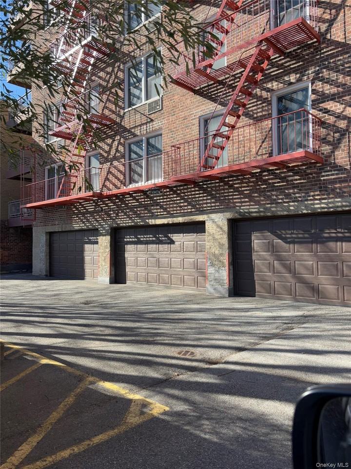 24120 Northern Blvd ##2c - Photo 4 of 17