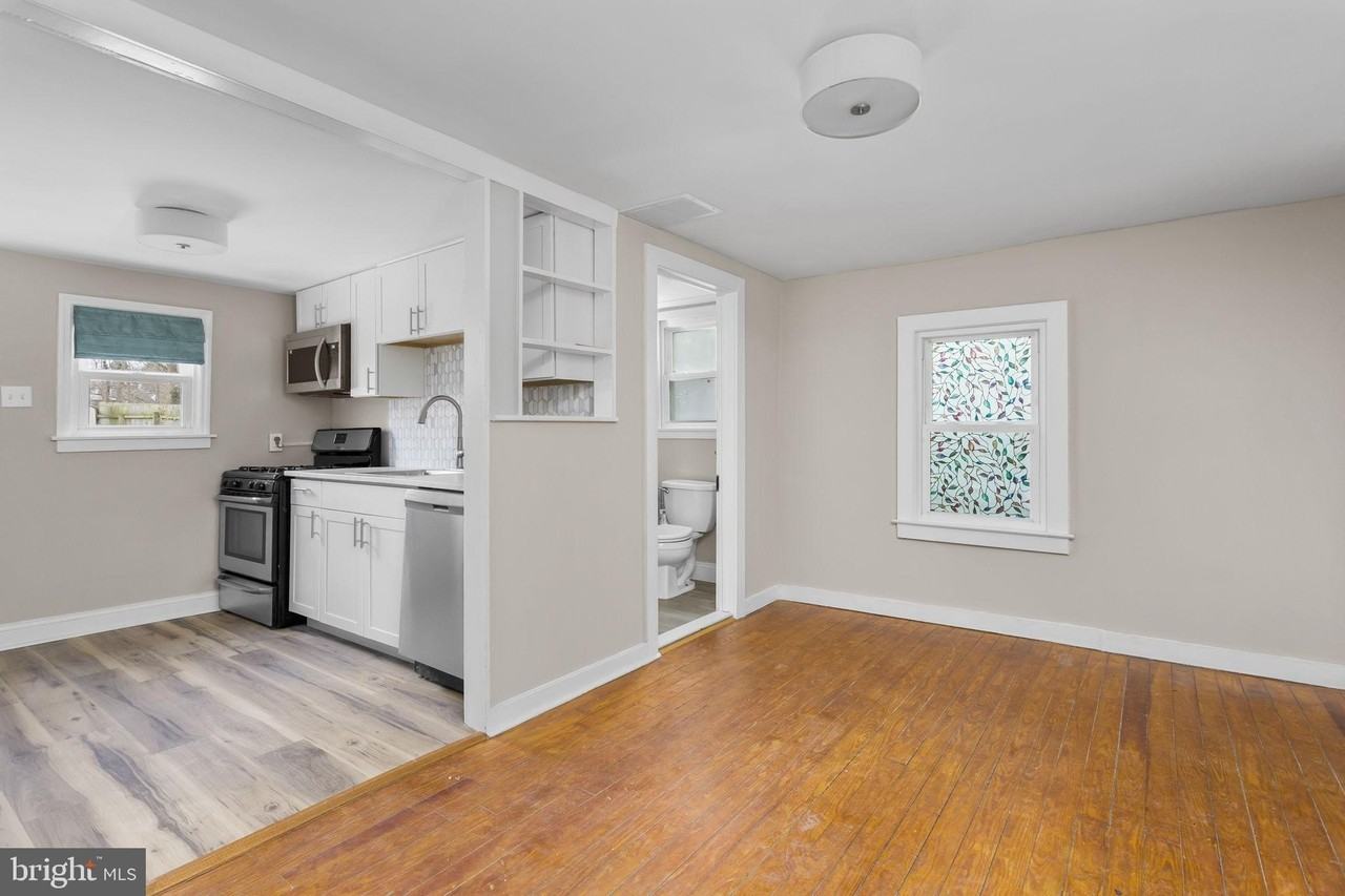 22 Thompson St - Photo 6 of 16