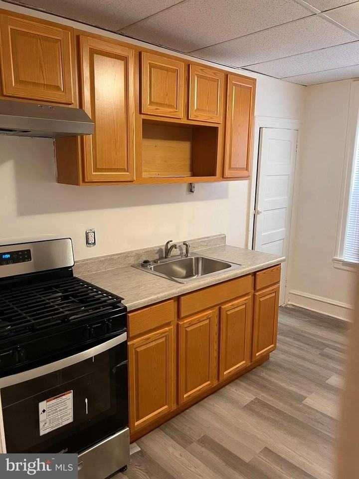 1208 Carl Miller Blvd - Photo 5 of 11