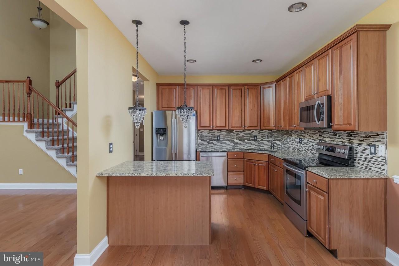 27 Zion Dr - Photo 3 of 14