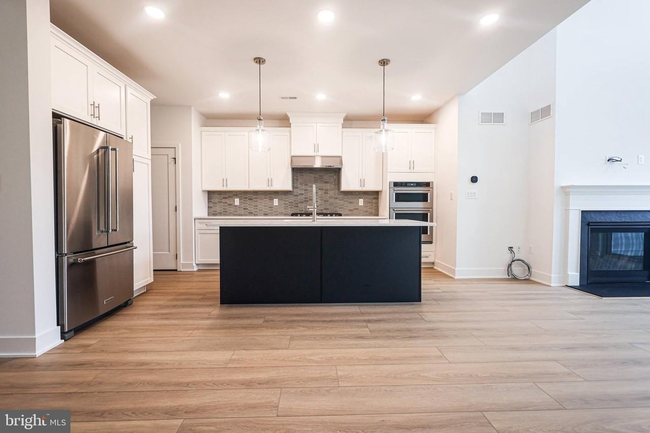 4 Cherry Ln - Photo 2 of 19