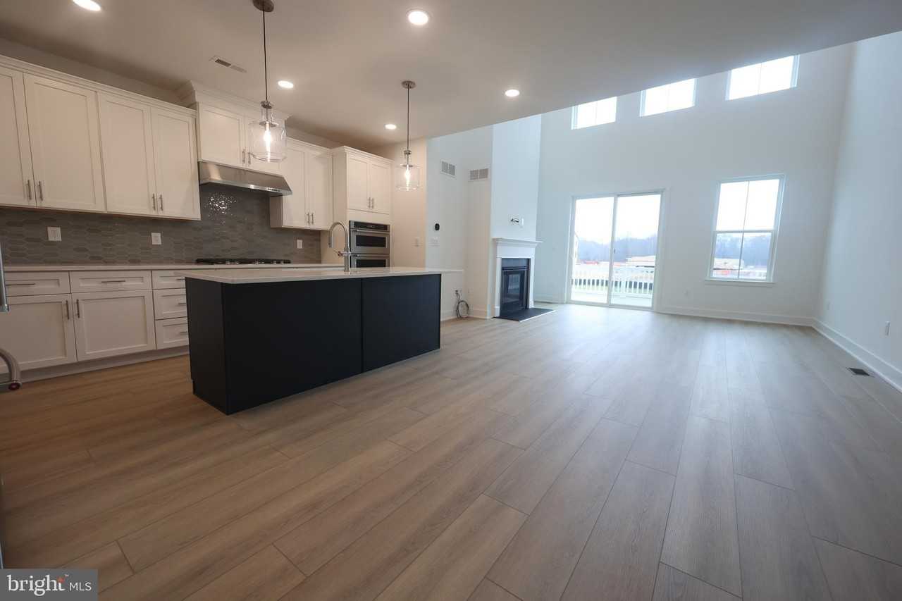 4 Cherry Ln - Photo 3 of 19