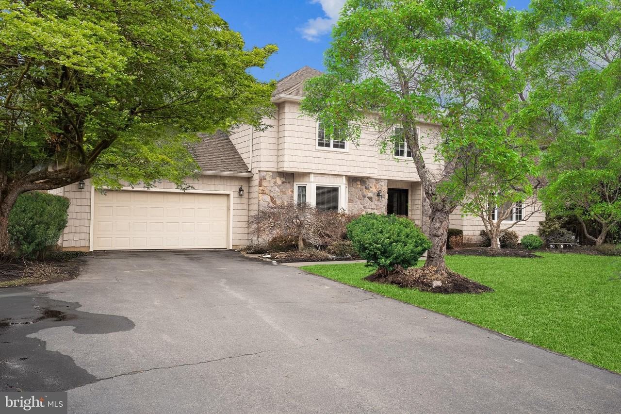 30 Laurel Wood Dr - Photo 2 of 47