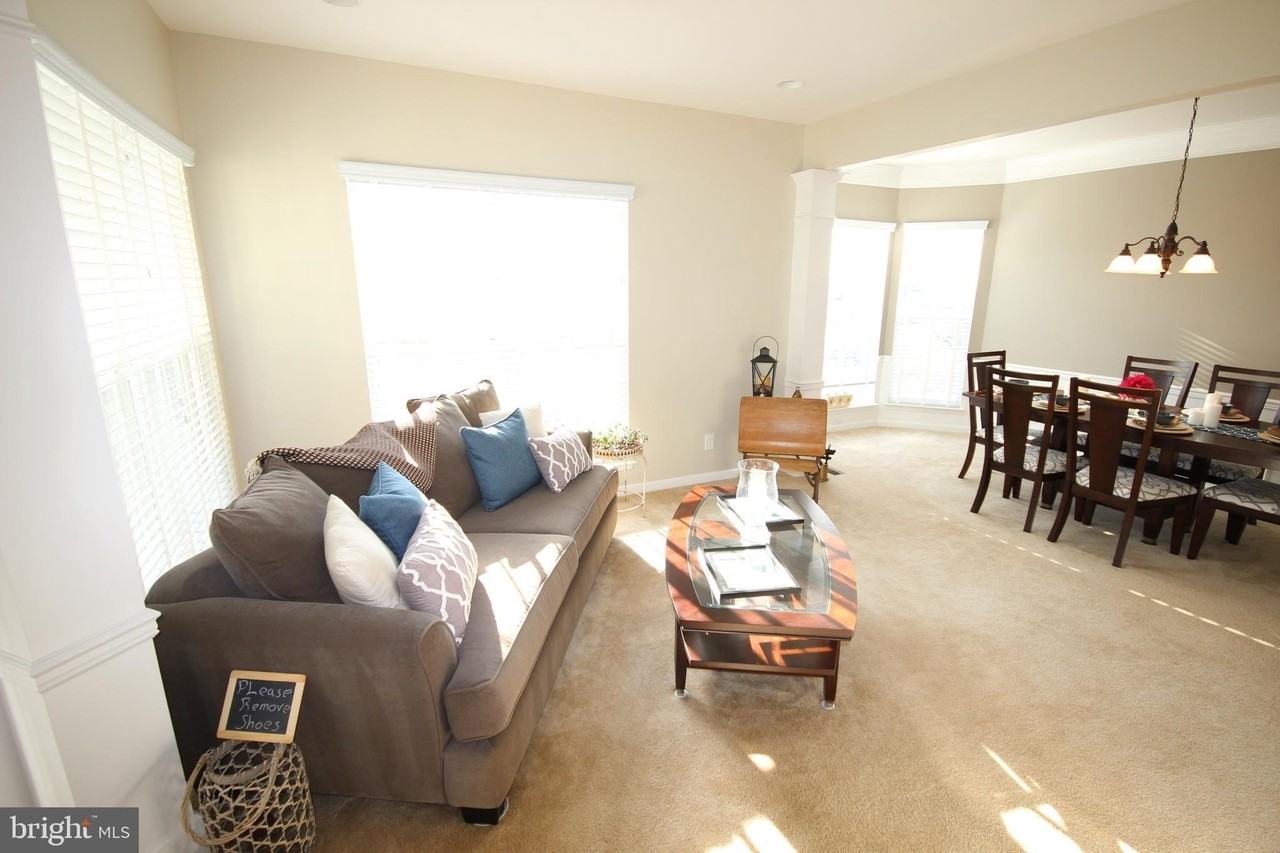 299 N Caldwell Cir - Photo 5 of 31