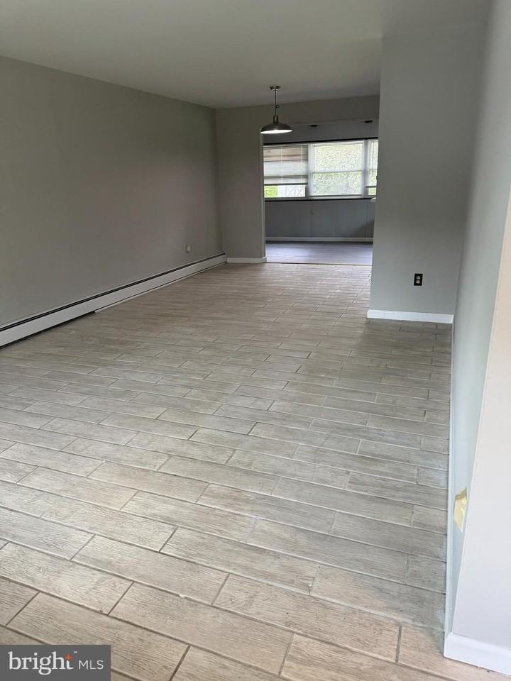 509 Winding Way - Photo 3 of 13