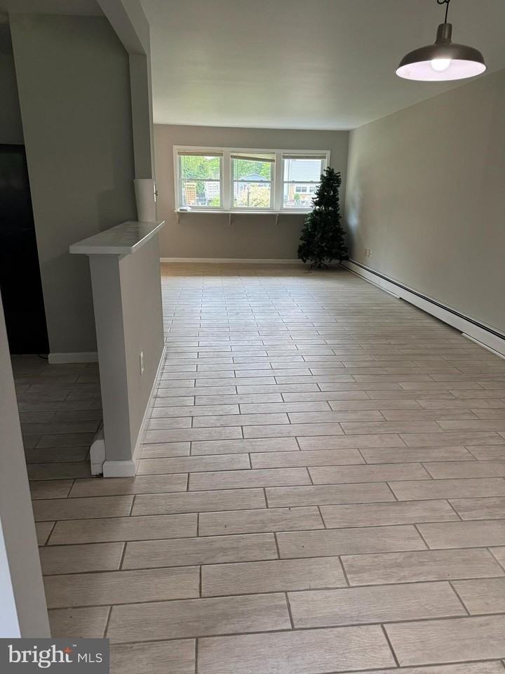 509 Winding Way - Photo 4 of 13