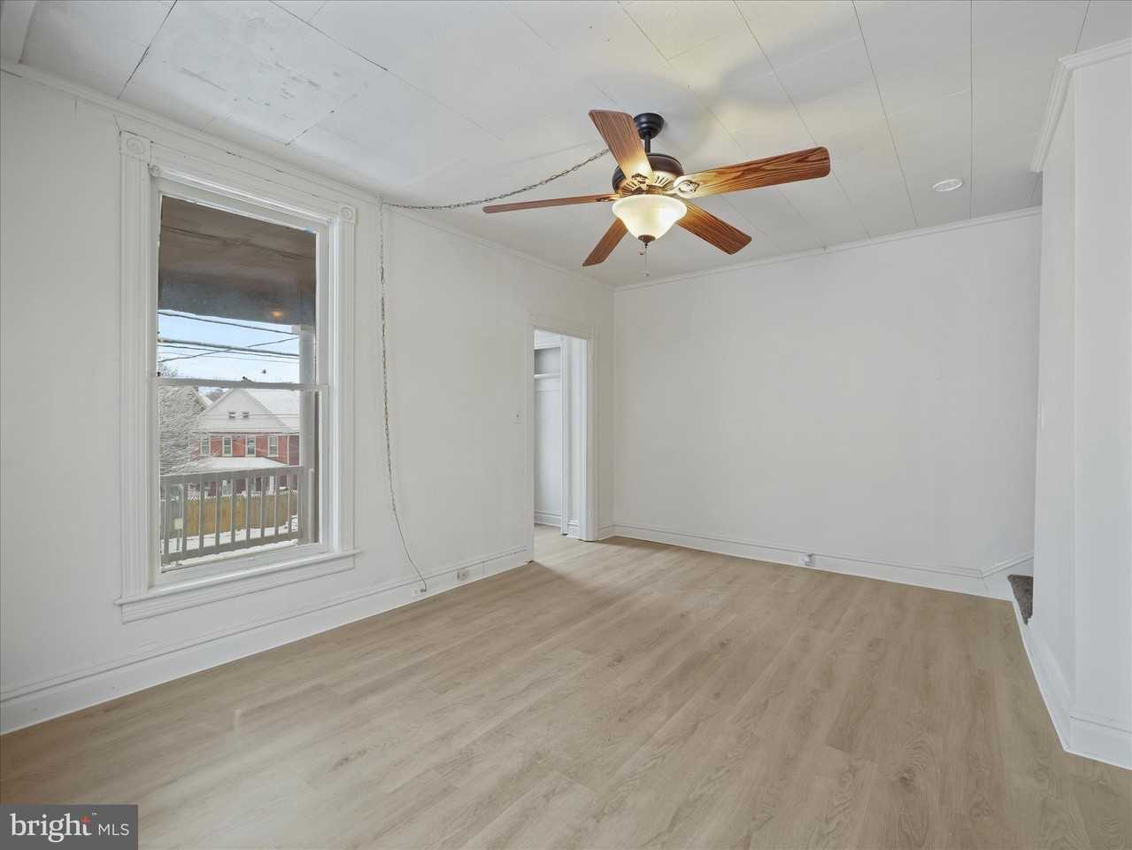 228 Ridge Ave - Photo 7 of 32