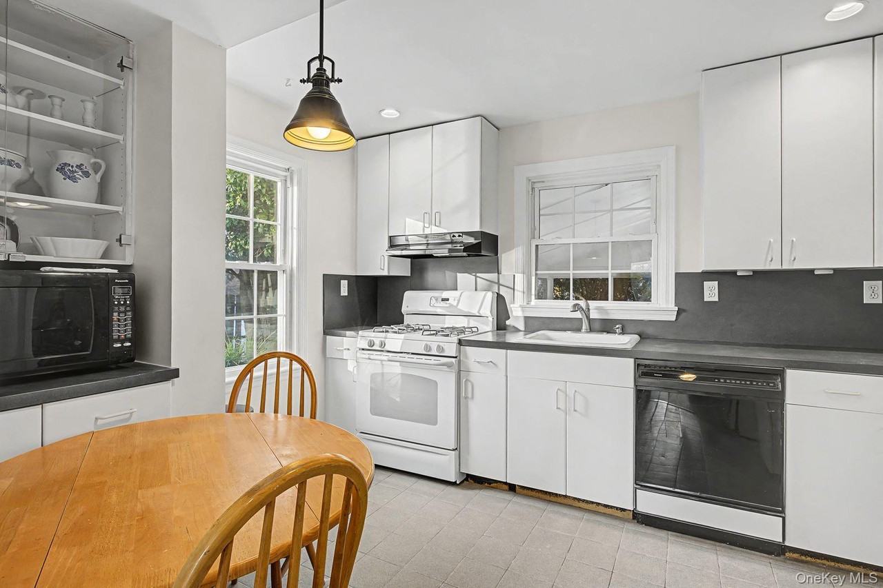 91 Ireland Pl ##308 - Photo 3 of 27