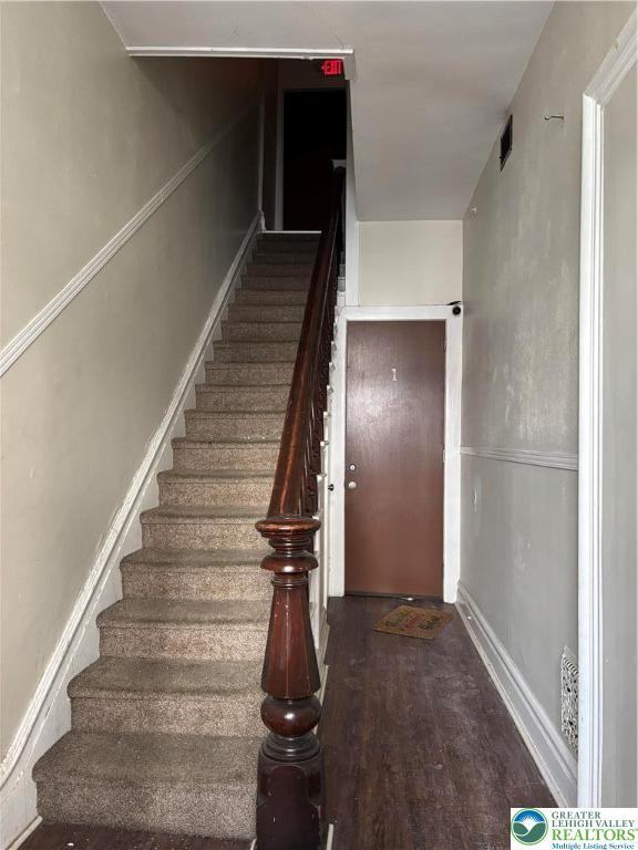 524 W Walnut St ##2 - Photo 2 of 10