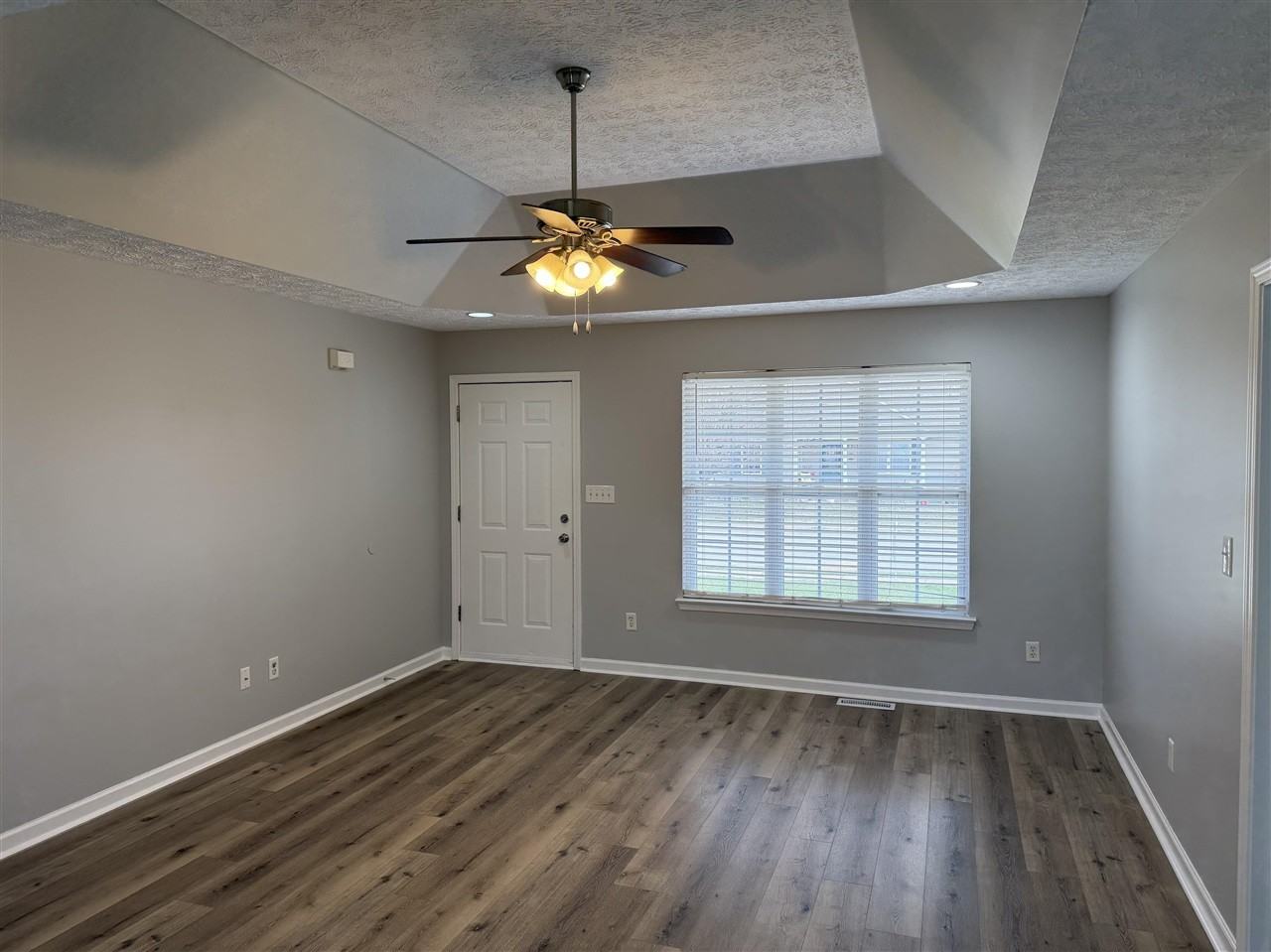 360 Cedar Hollow Dr - Photo 3 of 9