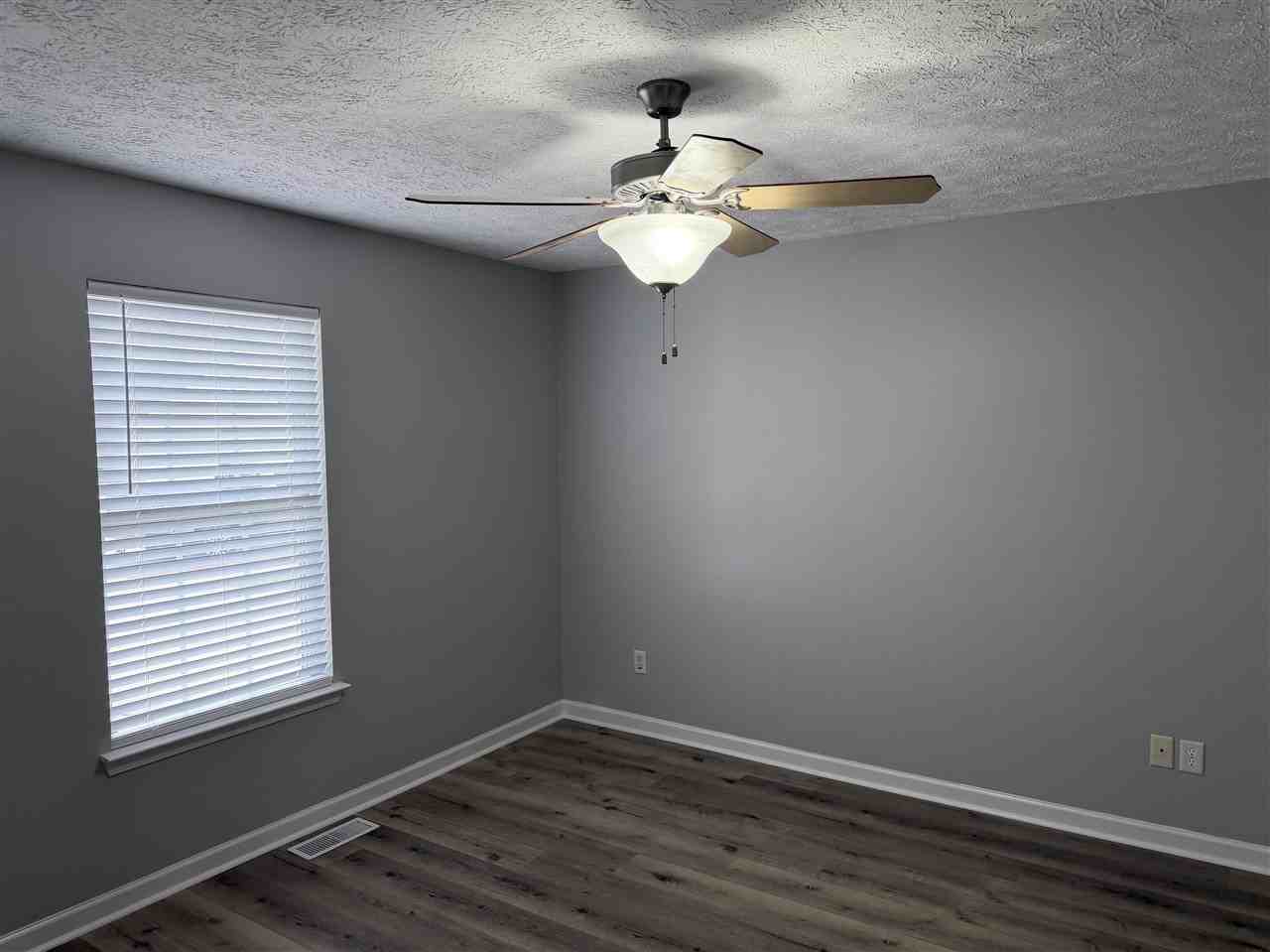 360 Cedar Hollow Dr - Photo 5 of 9