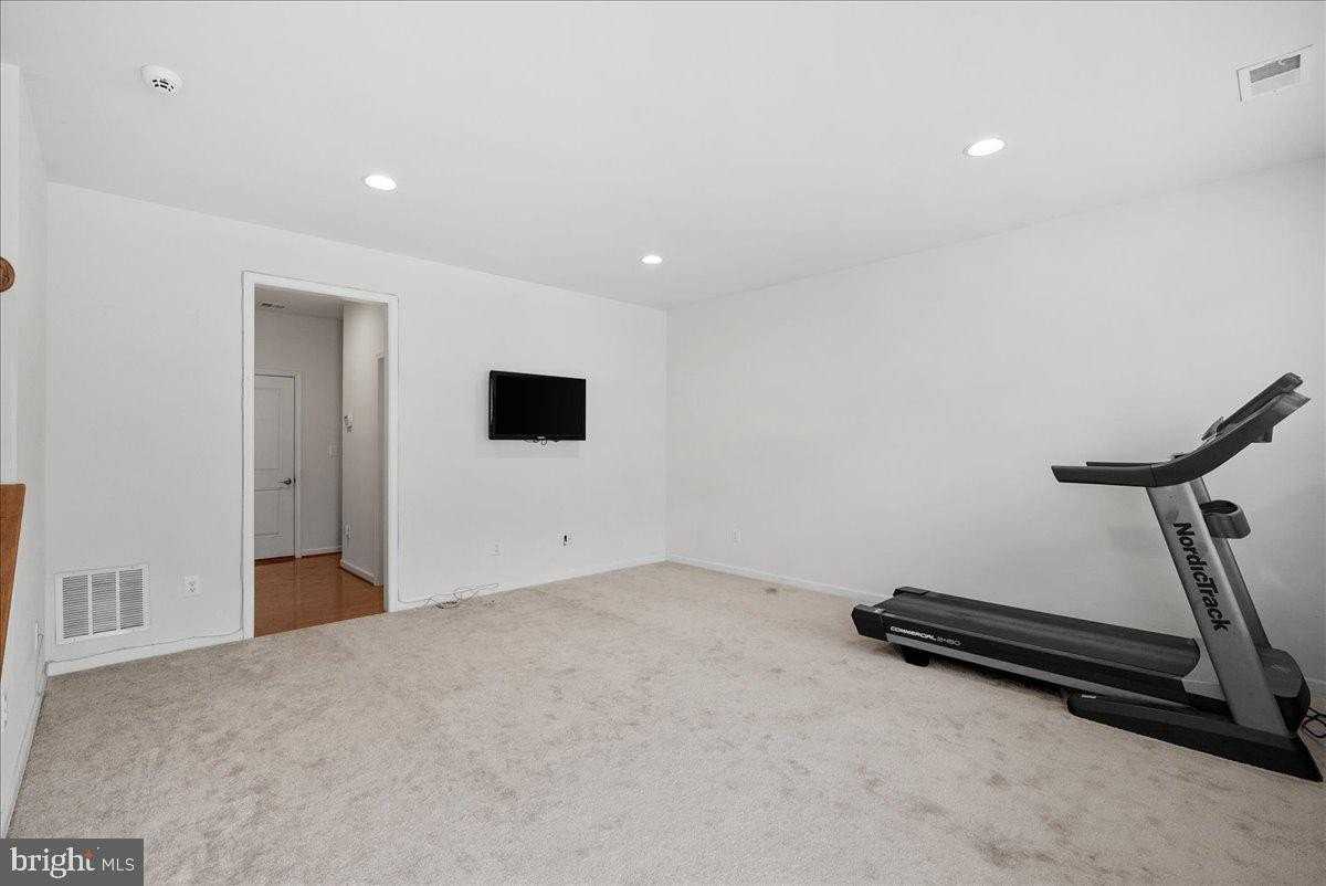 43387 Charitable St - Photo 3 of 26