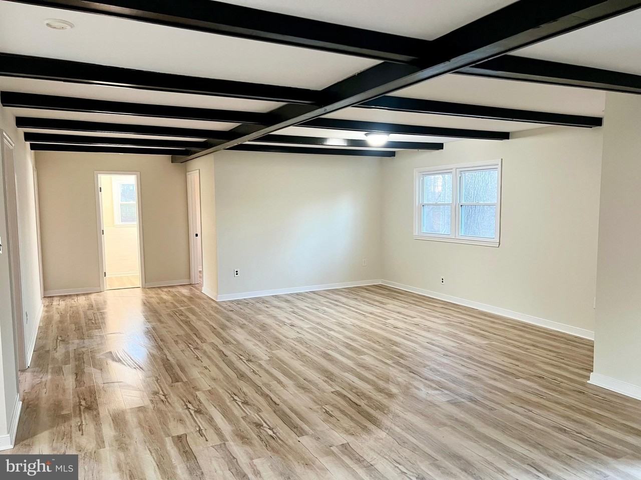 3606 Lakeview Pkwy - Photo 3 of 10