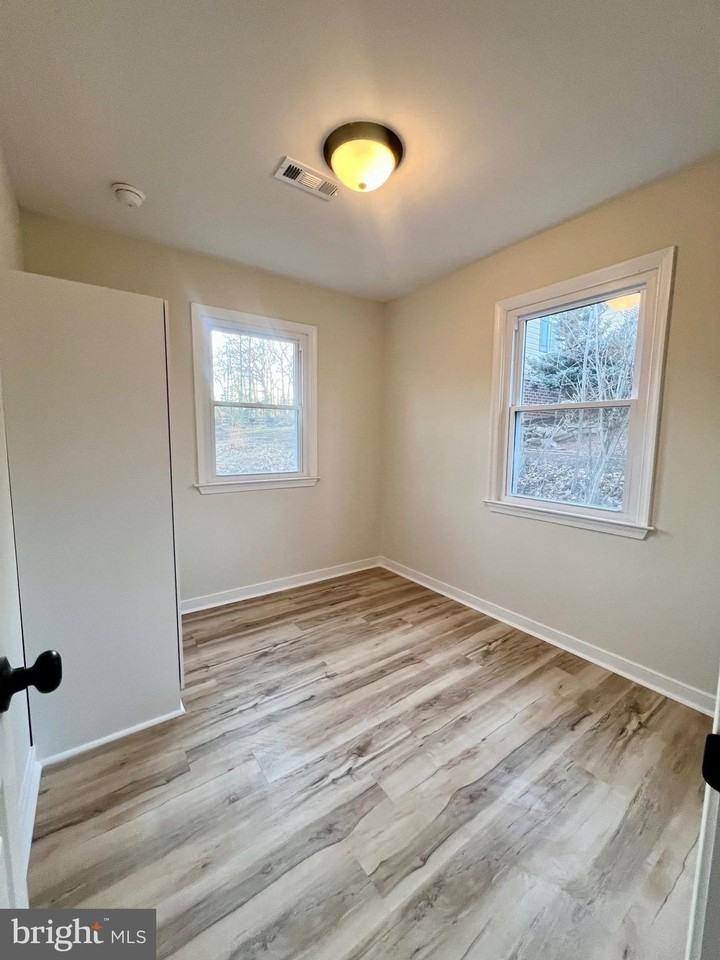 3606 Lakeview Pkwy - Photo 7 of 10