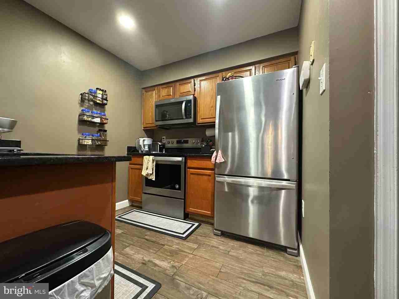 12103 Salemtown Dr - Photo 5 of 18