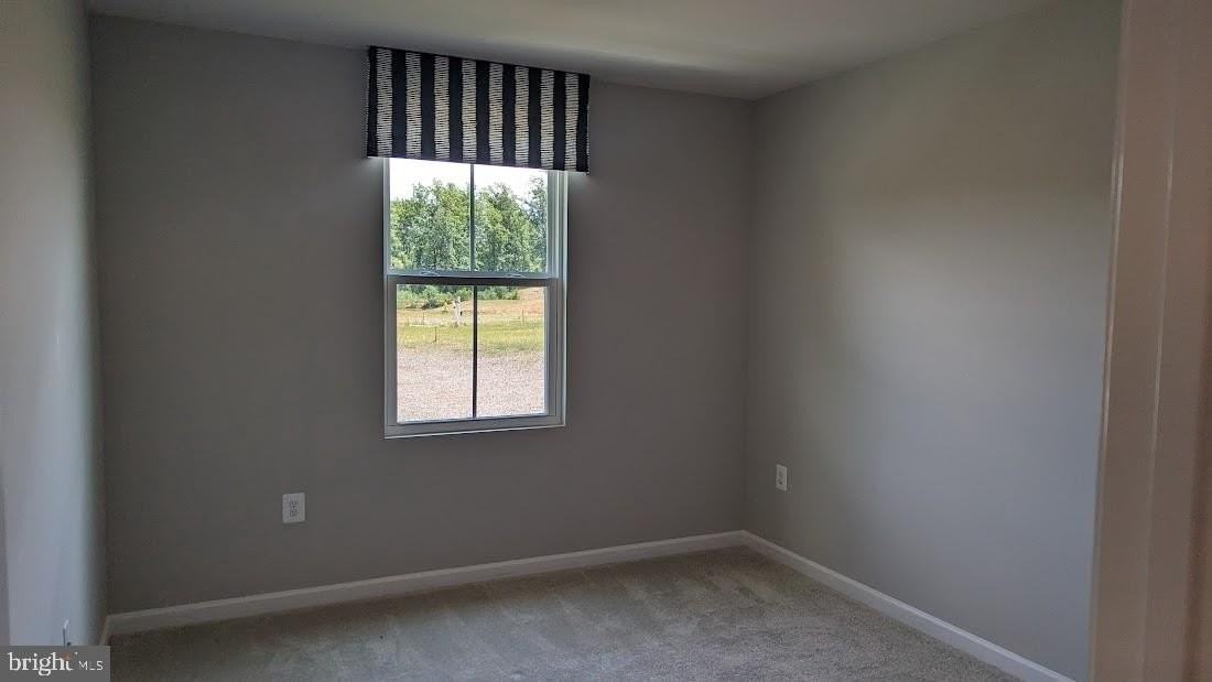 433 Old Potomac Church Rd - Photo 7 of 29