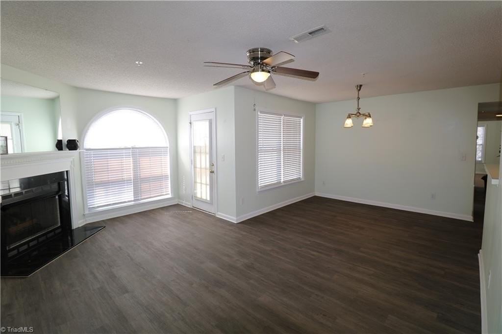 214 Quietwood Dr - Photo 5 of 16