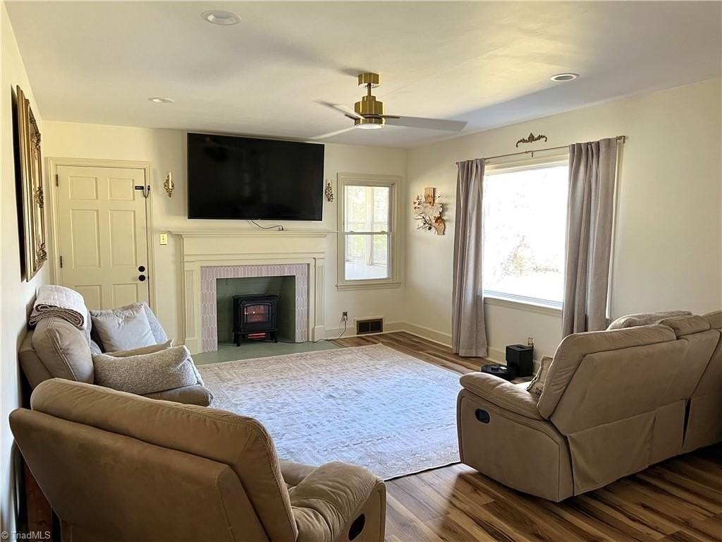 5144 Sunrise Ter - Photo 4 of 6