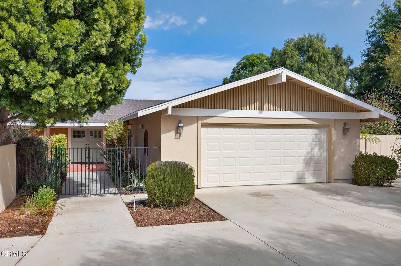 1525 Fairway Dr - Photo 4 of 50