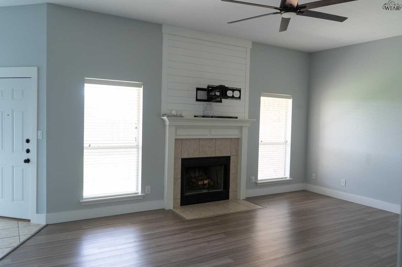 5 Libby Ct - Photo 3 of 22