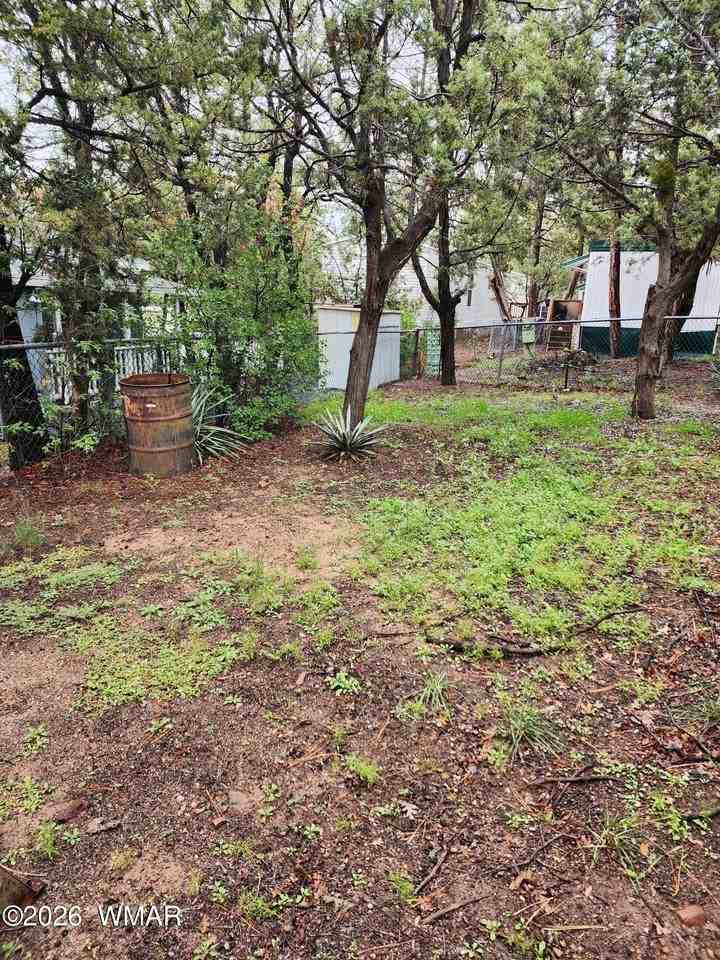 1081 S 9th Dr - Photo 2 of 12