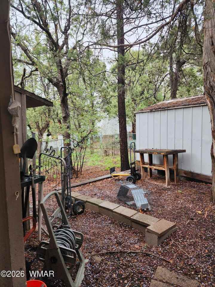 1081 S 9th Dr - Photo 3 of 12