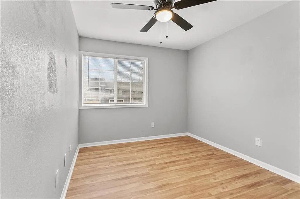 1505 W 25th Ct #B8 - Photo 2 of 8