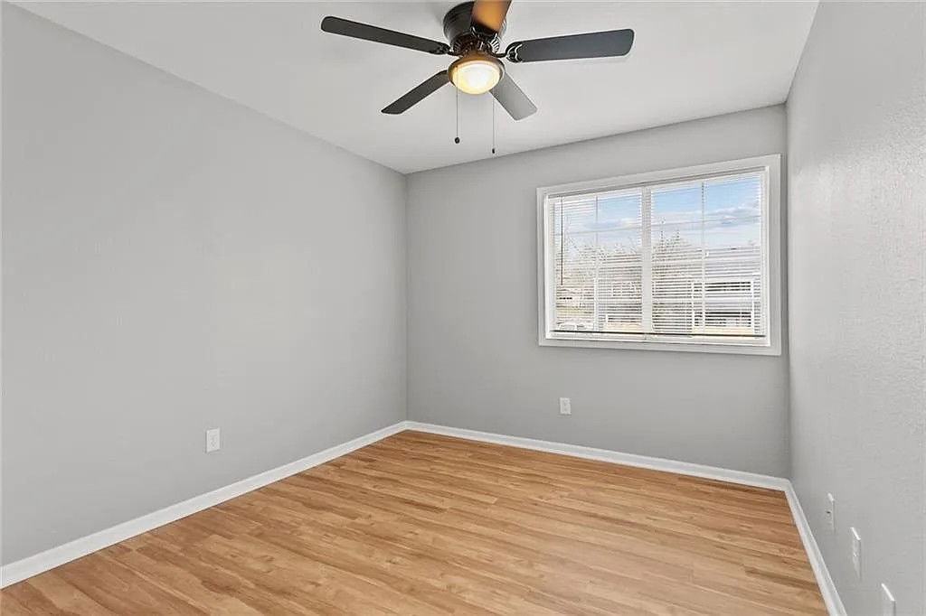 1505 W 25th Ct #B8 - Photo 6 of 8