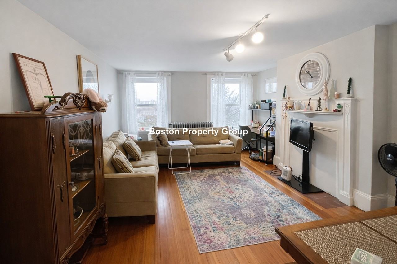 190 Bay State Rd #5