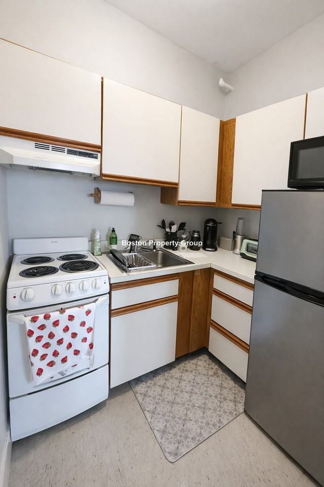 190 Bay State Rd #5 - Photo 5 of 7