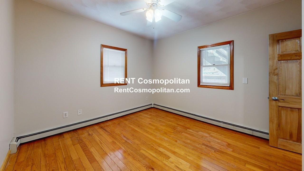 64 Paris St - Photo 5 of 10