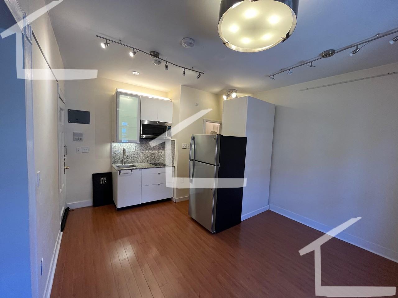 55 Saint Stephen St #5