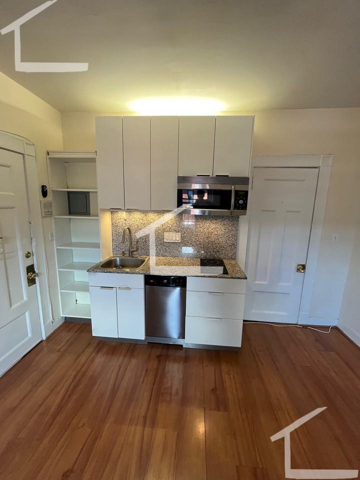 55 Saint Stephen St #8