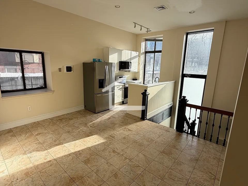 108 Richmond St #1 - Photo 5 of 13