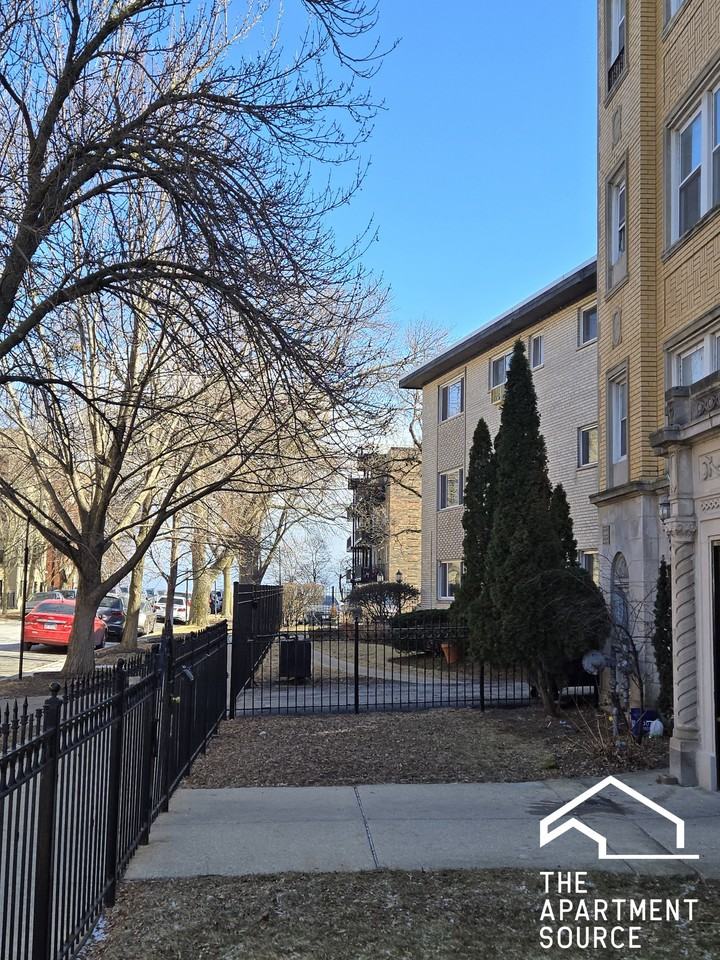 1333 W Birchwood Ave #409 - Photo 7 of 10