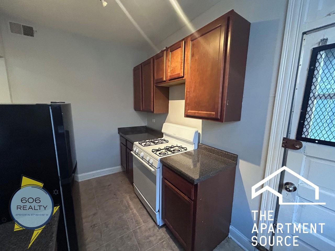 7344 N Damen Ave #1 - Photo 2 of 11